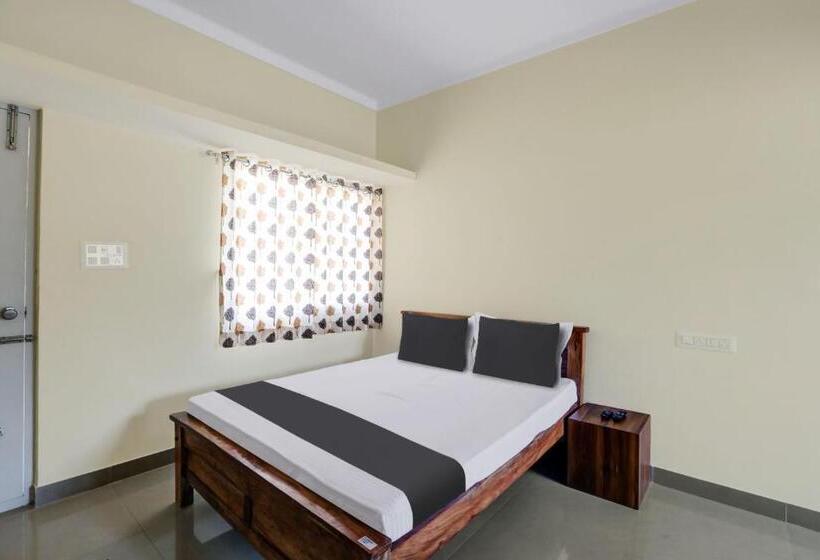 غرفة كلاسيكية ثلاثية, Spot On Formula 1 Residency