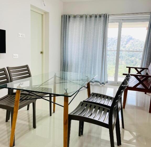 带阳台套房, Misty Skywind Retreat