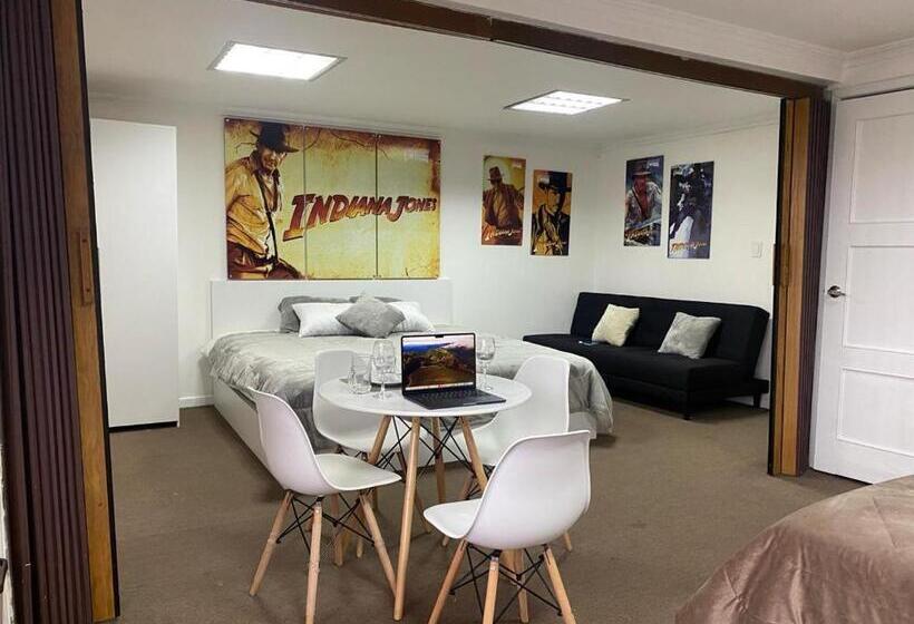 Номер Стандарт, Broadway Suites