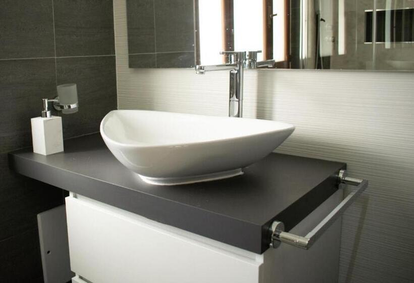 חדר סטנדרט לארבעה, Mediterraneum