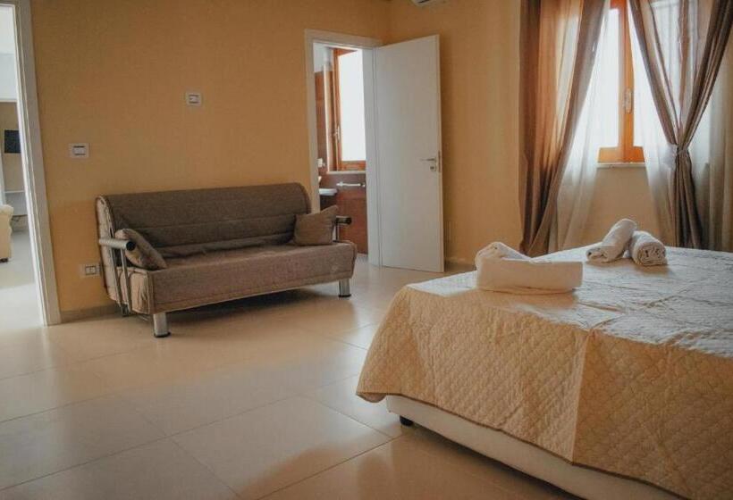 חדר משפחתי, Mediterraneum