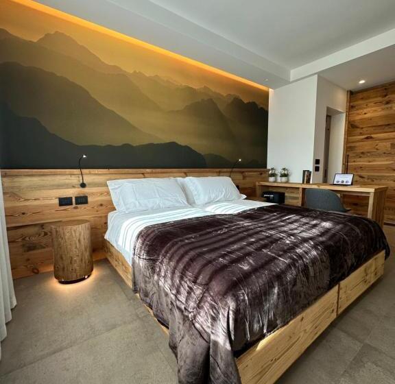 غرفة ديلوكس رباعية, Origini Holidays