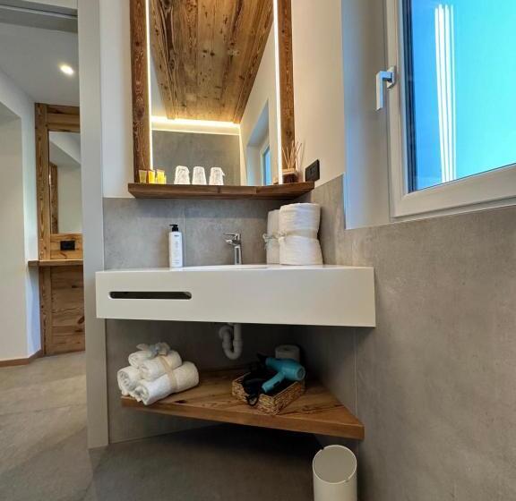 غرفة كومفورت ثلاثية, Origini Holidays