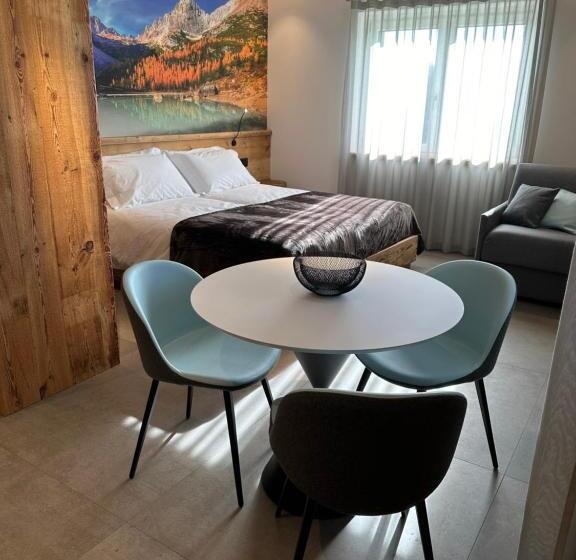 غرفة كومفورت ثلاثية, Origini Holidays