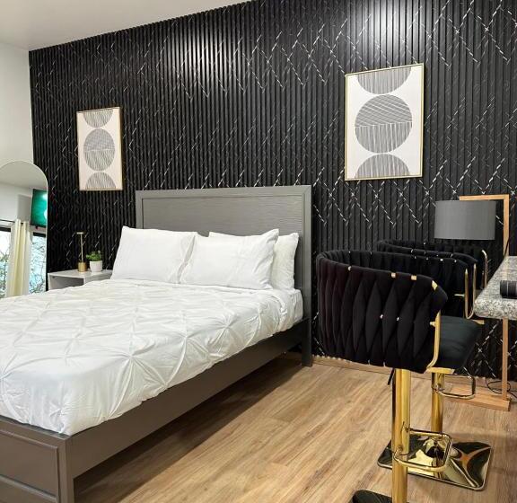 اتاق لوکس, Robyn’s Nest