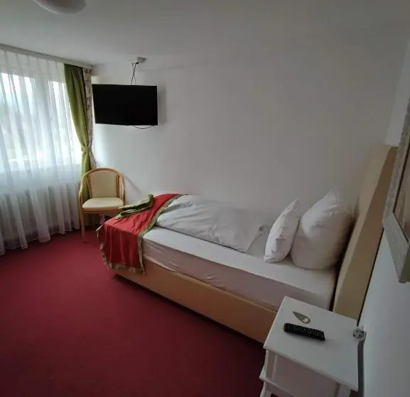 スタンダードシングルルーム, Room In Guest Room Comfortable Single Room With Shared Bathroom And Kitchen