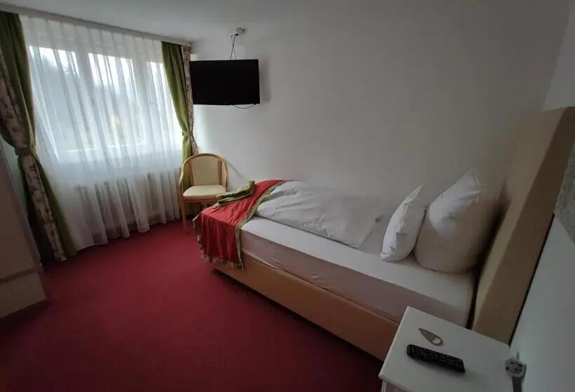 スタンダードシングルルーム, Room In Guest Room Comfortable Single Room With Shared Bathroom And Kitchen