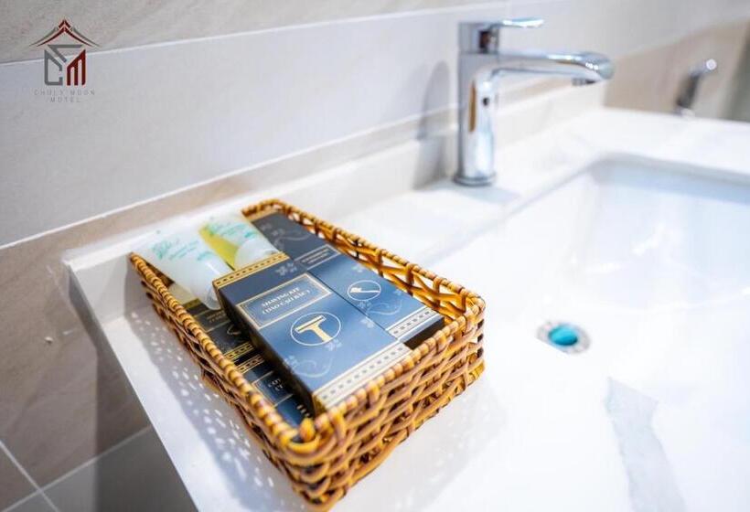 اتاق استاندارد, Chuly Moon Motel