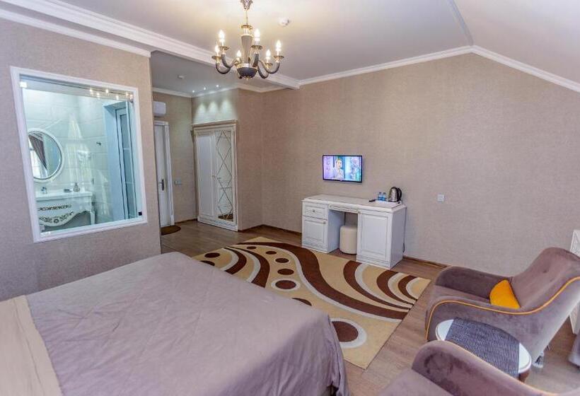 اتاق لوکس با تخت بزرگ, Aynur Resort