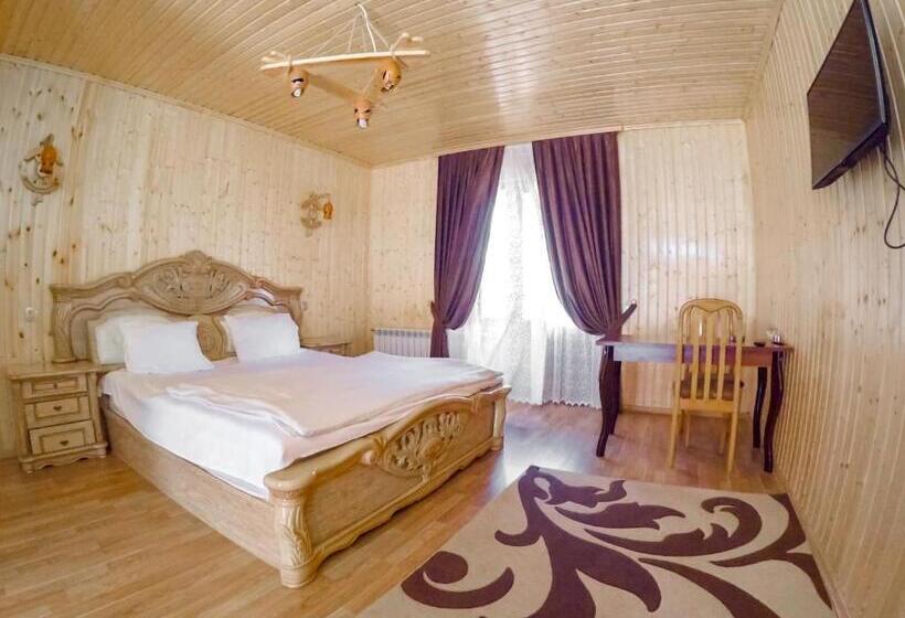 اتاق استاندارد با چشم‌انداز کوهستان, Aynur Resort