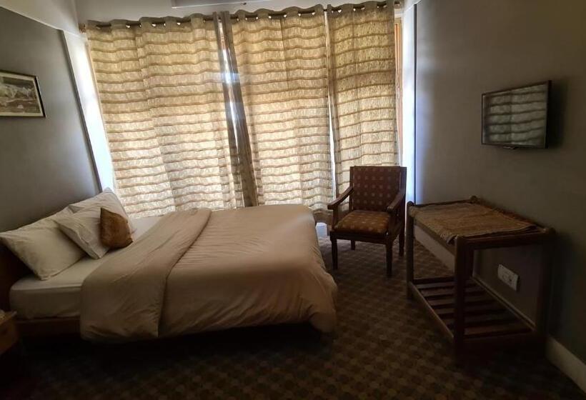 اتاق لوکس, Baltistan Continental