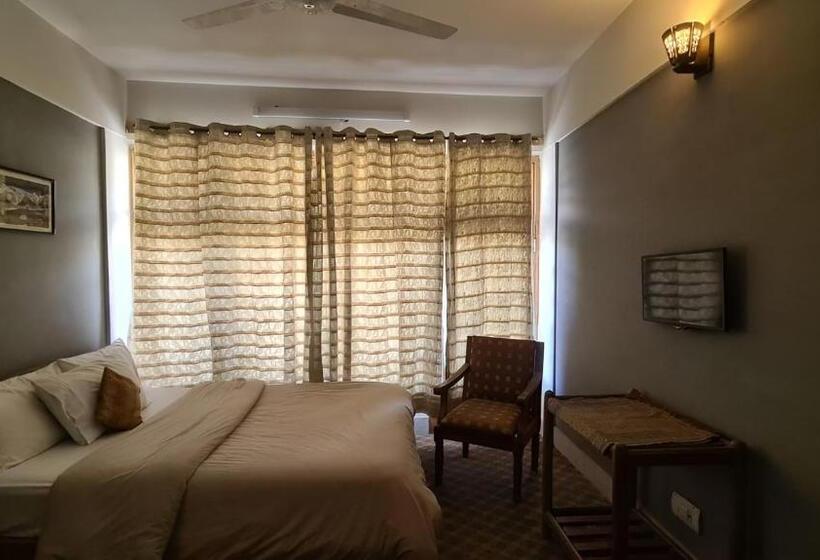 اتاق لوکس, Baltistan Continental