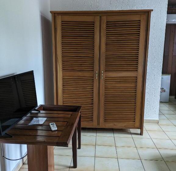 اتاق استاندارد سه نفره, Foyer Du Marin