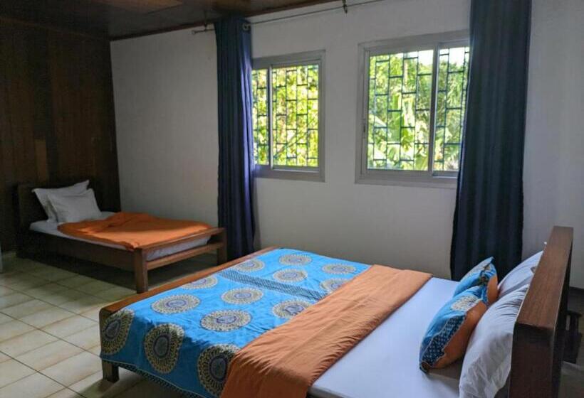 اتاق استاندارد سه نفره, Foyer Du Marin