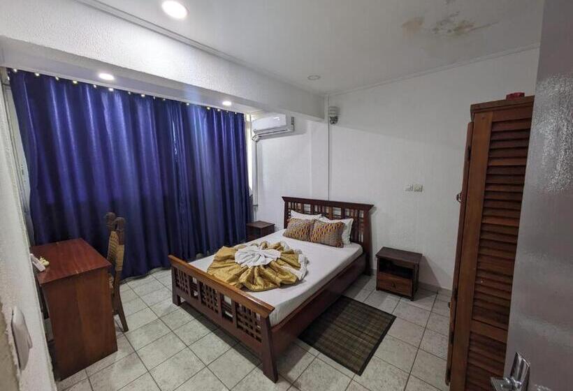 آپارتمان 2 خوابه, Foyer Du Marin