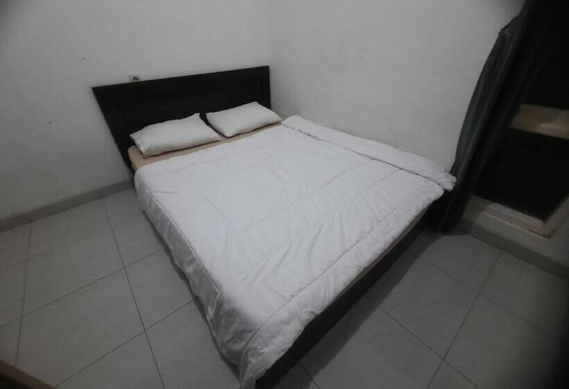 Deluxe Room, Oyo 93870 Damai Guest House Cirebon