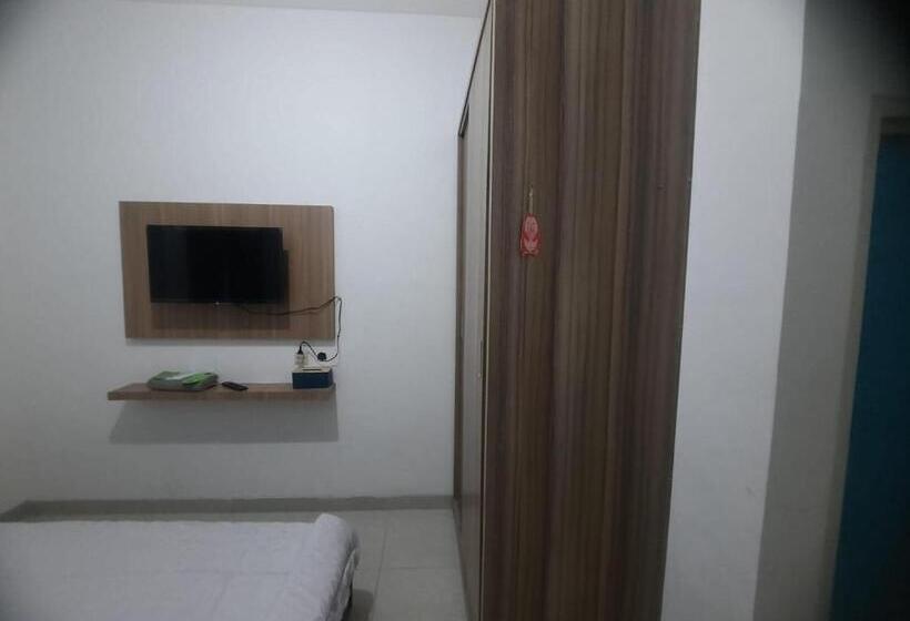 Deluxe Room, Oyo 93870 Damai Guest House Cirebon