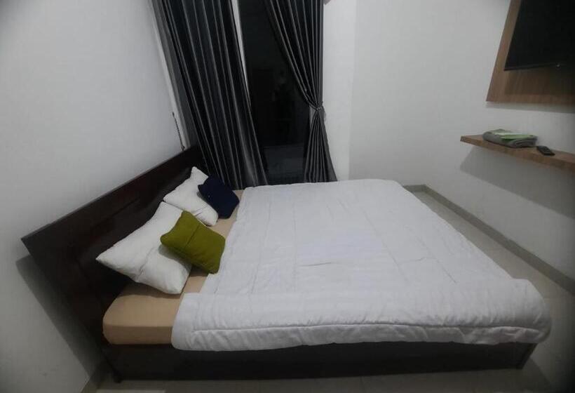 디럭스 룸, Oyo 93870 Damai Guest House Cirebon