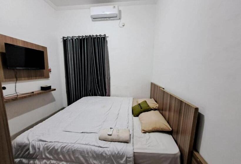 Economy Room, Oyo 93870 Damai Guest House Cirebon
