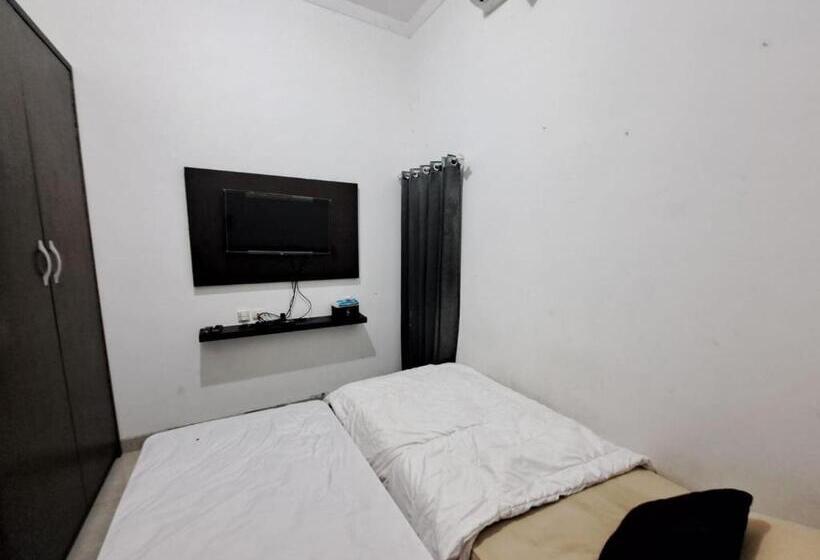 이코노미 룸, Oyo 93870 Damai Guest House Cirebon