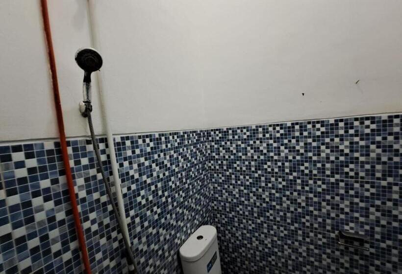 이코노미 룸, Oyo 93870 Damai Guest House Cirebon