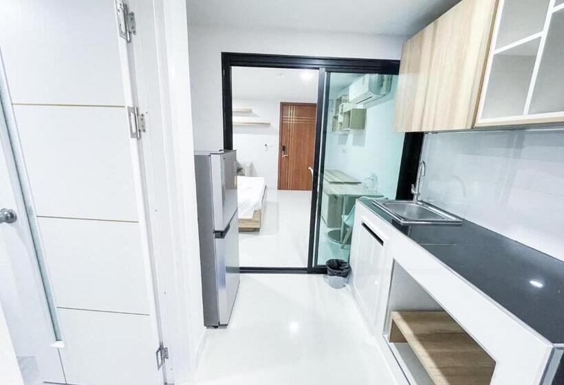 חדר דחוקס עם מיטת קינג, S&y Apartment