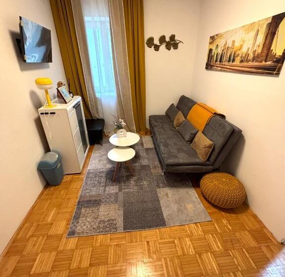 Apartament 1 Dormitori amb Balcó, K.o Family Apartment