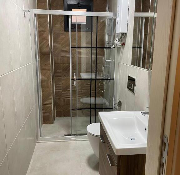 스위트 킹사이즈 침대, Lazmaris Suit