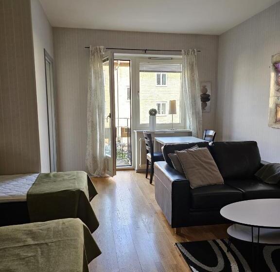 スタンダードスタジオ, Live And Stay Lagerbring