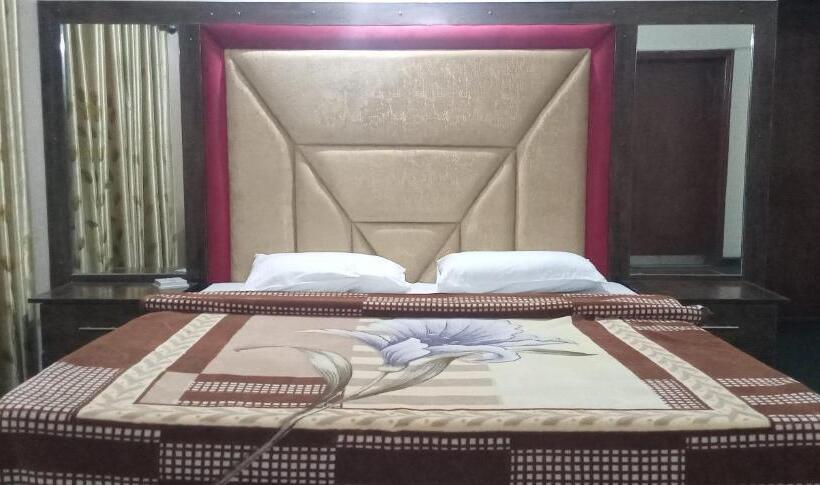 اتاق استاندارد, Decent Palace