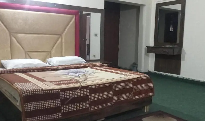 اتاق استاندارد, Decent Palace