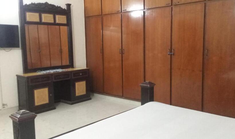 اتاق لوکس, Decent Palace