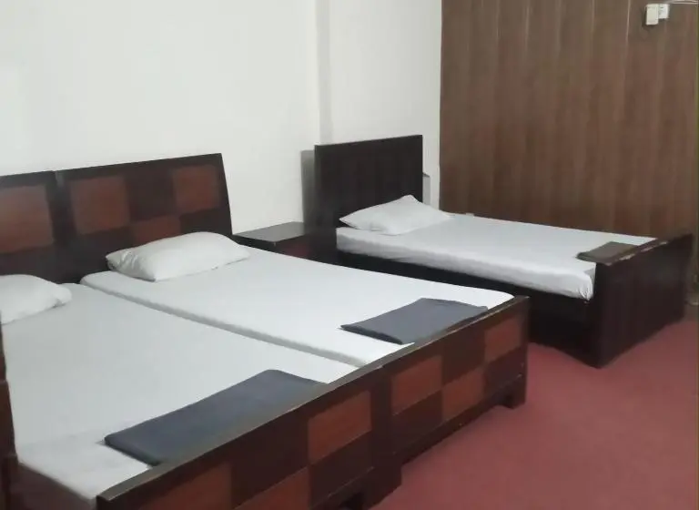اتاق استاندارد سه نفره, Decent Palace
