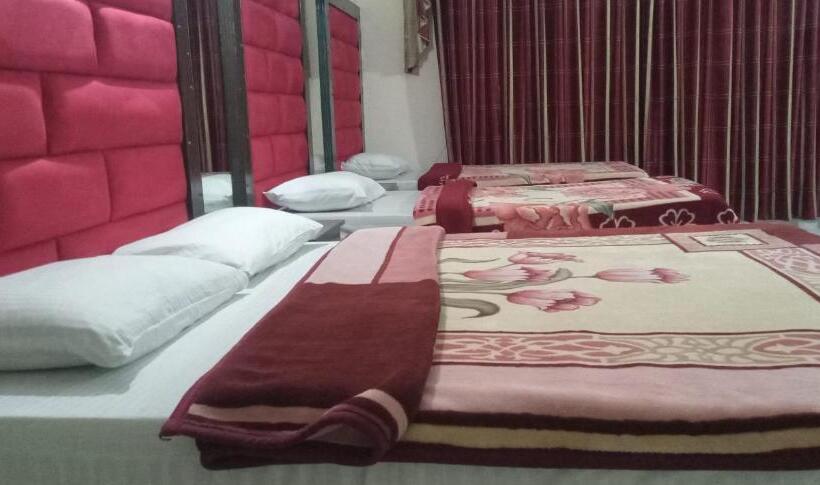 اتاق خانوادگی, Decent Palace