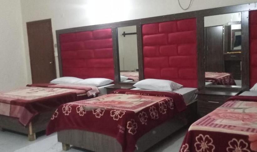 اتاق خانوادگی, Decent Palace