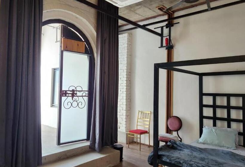 חדר סטנדרט נוף לגינה, The Kalyaneshwar Dixit Hotels & Resorts