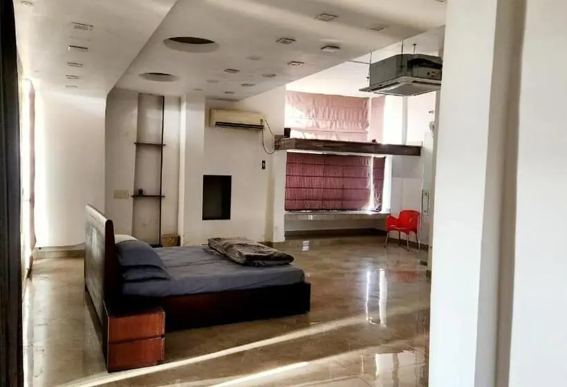 バルコニー付きスタンダードルーム, The Kalyaneshwar Dixit Hotels & Resorts