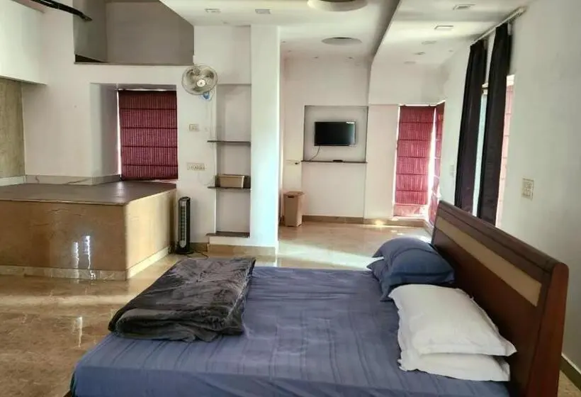 バルコニー付きスタンダードルーム, The Kalyaneshwar Dixit Hotels & Resorts