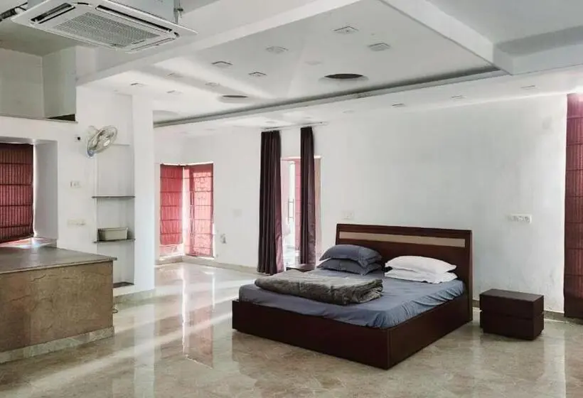 バルコニー付きスタンダードルーム, The Kalyaneshwar Dixit Hotels & Resorts