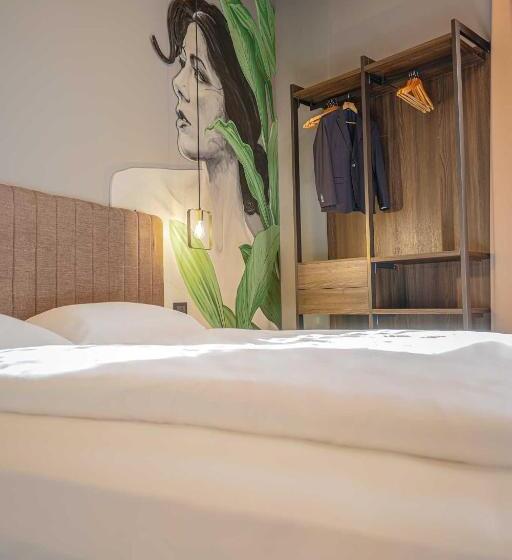 اتاق استاندارد چهار تخته, Ar Suites&art