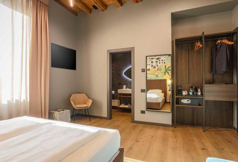 اتاق استاندارد, Ar Suites&art