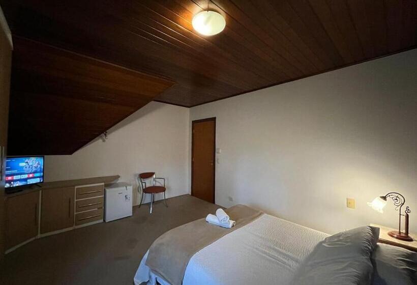 デラックススタジオ, Cerejeira Guest House