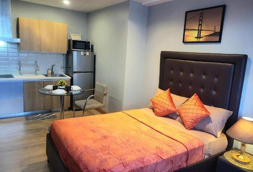 استودیوی استاندارد, Gramercy Staycaytion