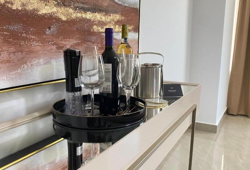 Deluxe Suite, Green Platinum