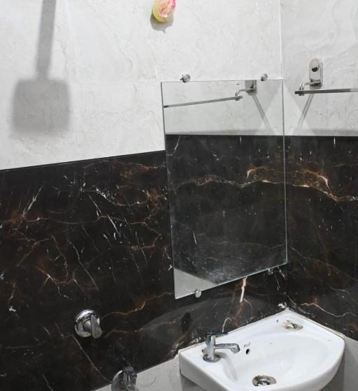 デラックスルーム, The New Lake Palace