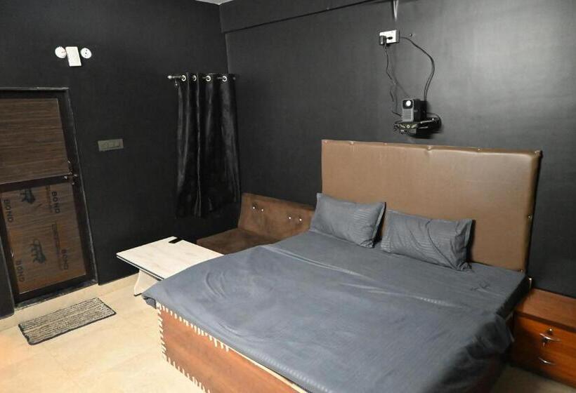 スイート, The New Lake Palace