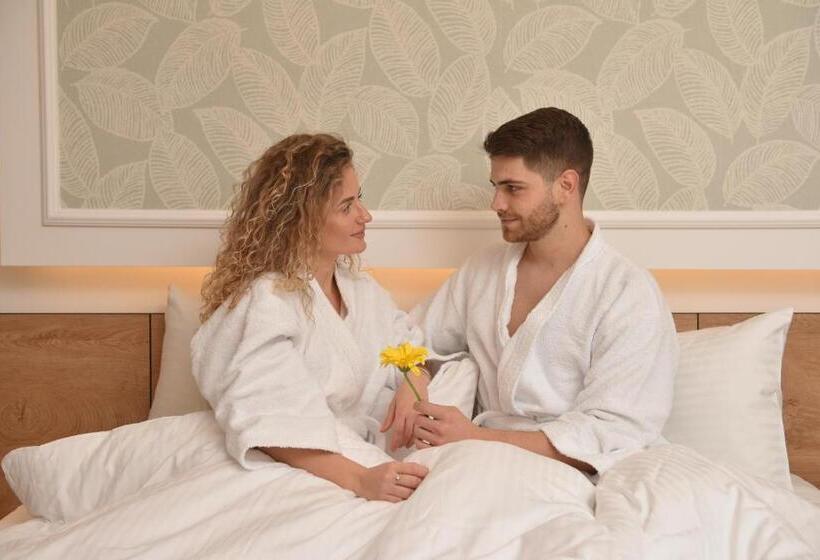 اتاق سوپریور یک تخته, Zeleni Grad