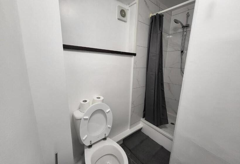 キングサイズベッドのデラックスルーム, Blackhorse Long Term Stay