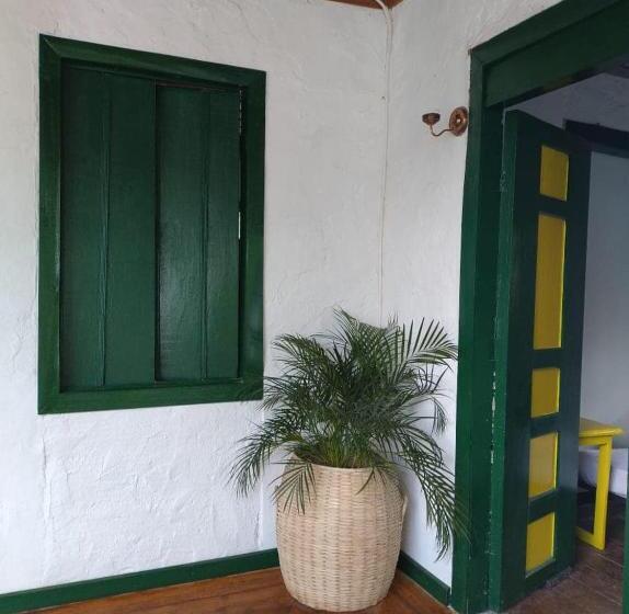 スタンダードトリプルルーム, Bosque De Niebla