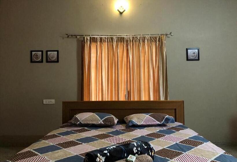 Quarto Deluxe Cama King, Mahagiri Nest